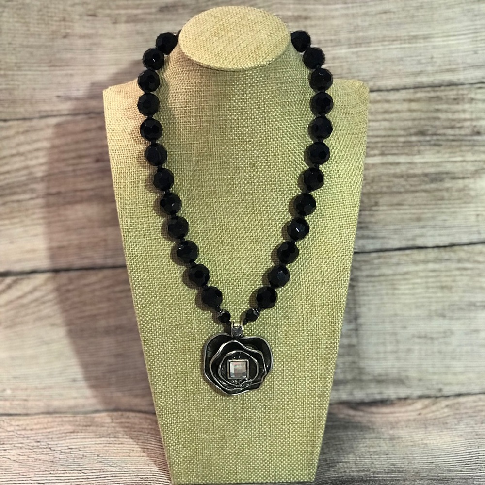 Black Crystal Beaded Necklace with Rhinestone